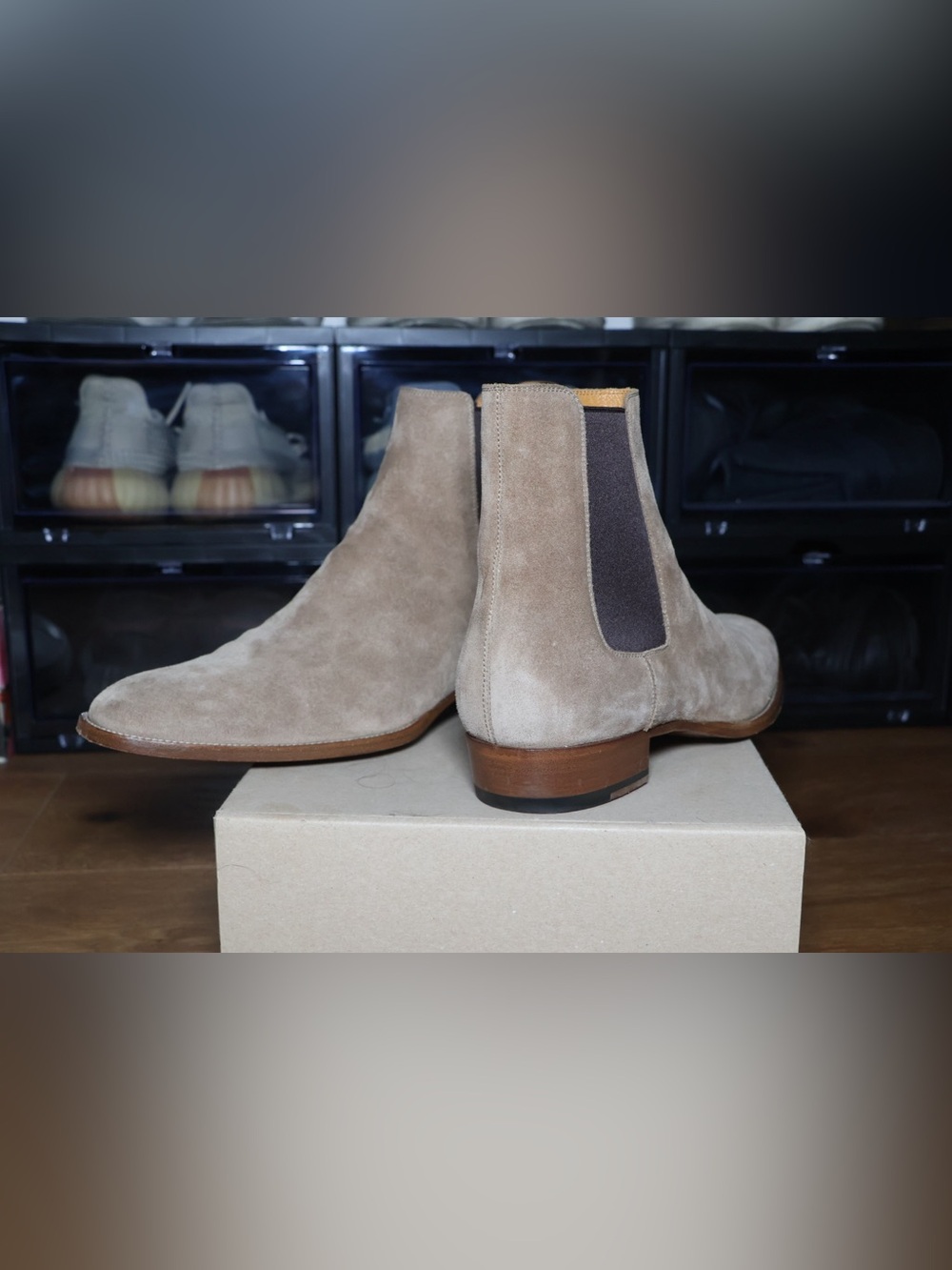 Saint Laurent Wyatt 30 Suede Chelsea Boots - Picture 9 of 9